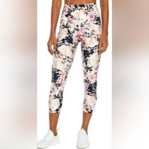 NWT Balance Collection Magenta Lust Dream Floral Contender Capri Leggings -  XL